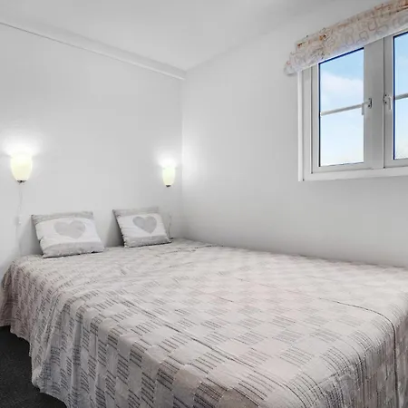 Cozy In With House Sea View Feriehus